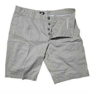 H&M Beige Flat Front Button Fly Mens Shorts Size 34R